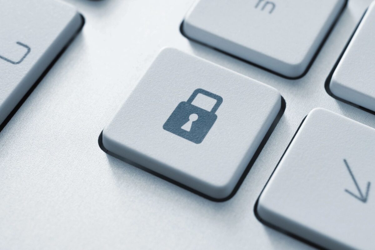 Computer keyboard with lock key